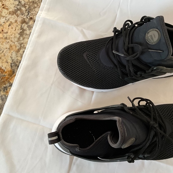 Nike Presto Sneakers - Picture 2 of 4